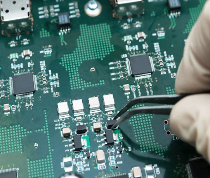 PCB電路板設計中的元器件選擇方法與散熱系統(tǒng)設計
